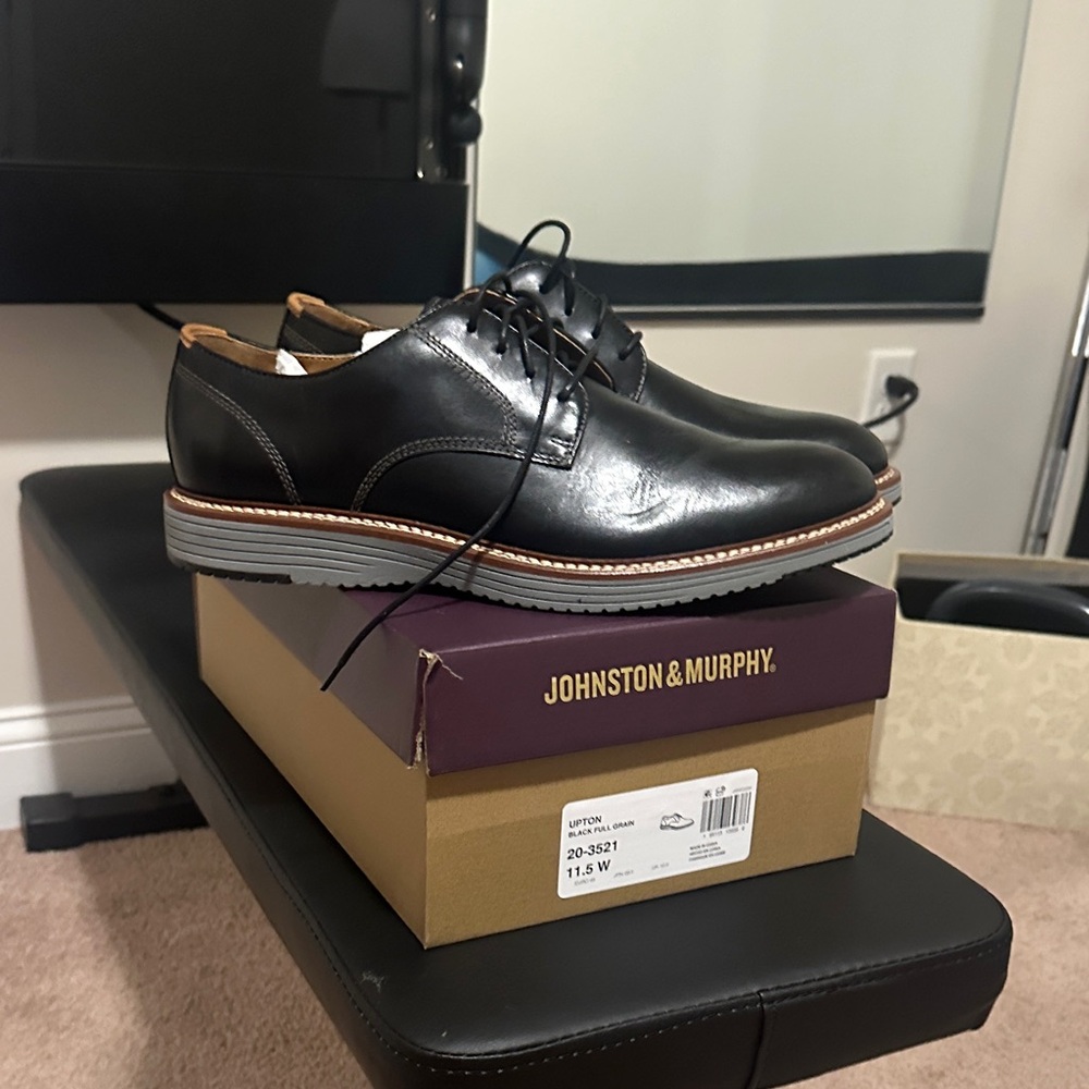 Johnston & Murphy Black Leather Oxfords